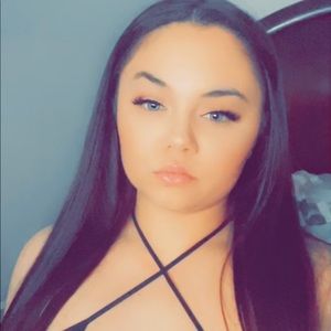 Meet your Posher, Briana